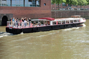 Barkasse im Hamburger Hafen