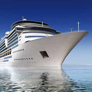 Der Kreuzfahrtriese Norwegian Escape liegt in Hamburg